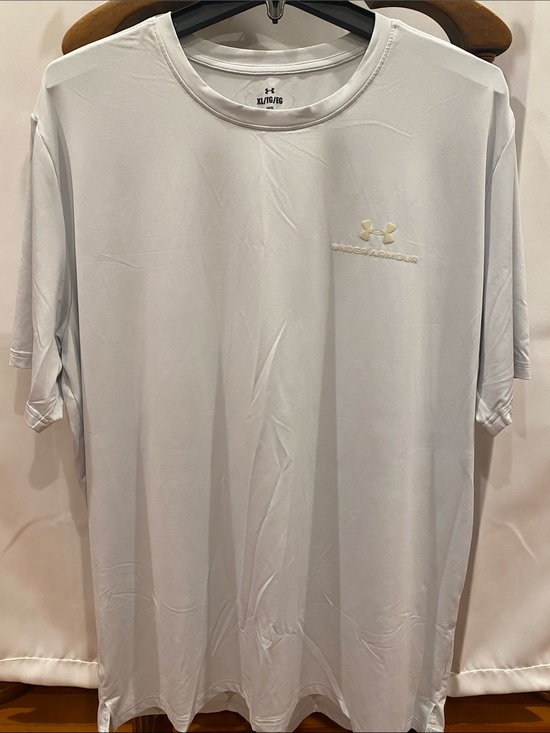Under Armour Other - Under Armour White/Light Gray Short-Sleeve Athletic Tee